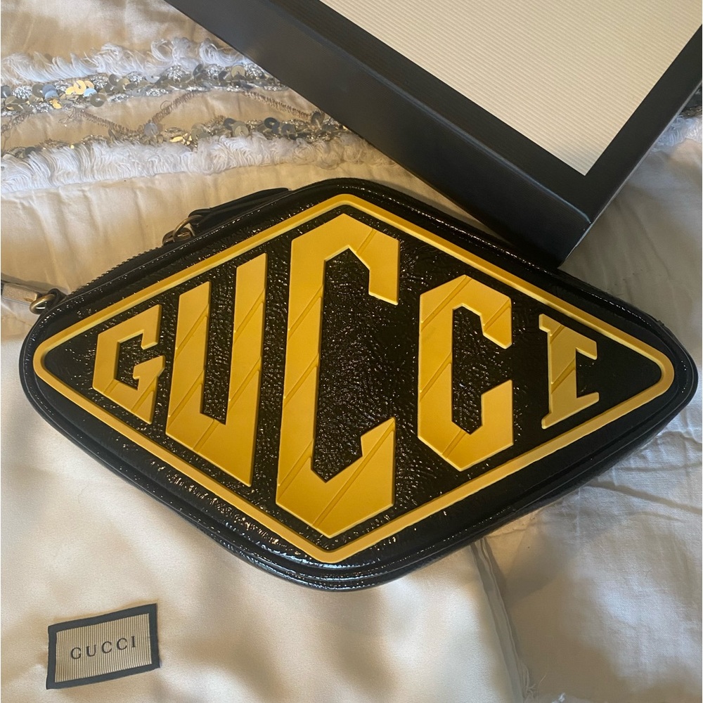 Gucci patent leather wristlet